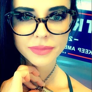 Meet your Posher, Jasmine